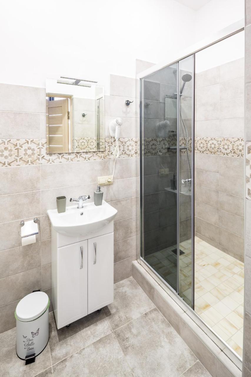 #1 Apartment Львов Экстерьер фото